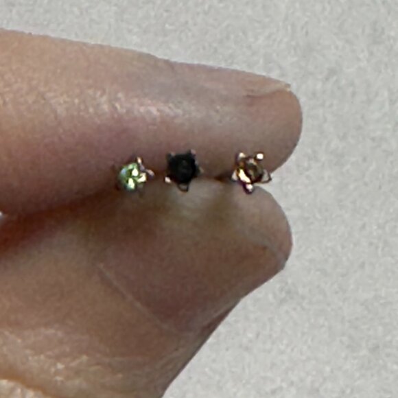 20 Gauge Topaz Yellow Star Shaped Nose Rings - Picture 14 of 16